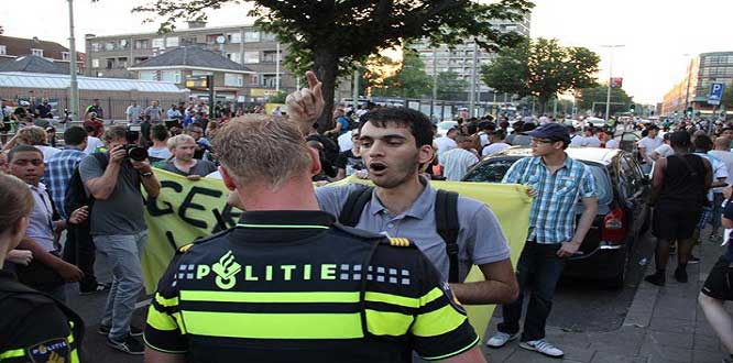 Hollanda’da “polis şiddeti” karşıtı gösteri