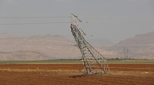 Filistinli Gençler Yahudi Yerleşkelerinin Elektriğini Kesti