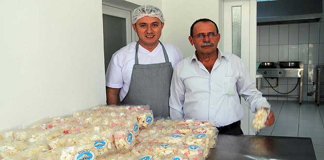 Dört kuşaktır el yapımı şeker üretiyorlar