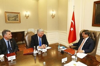 Başbakan, İngiltere savunma bakanı ile görüştü