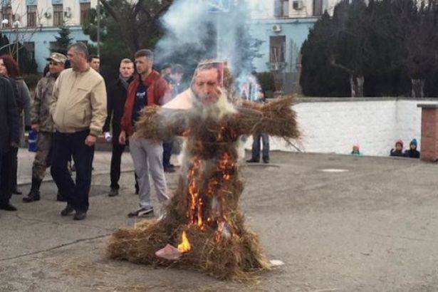 ‘IŞİD’e geçit yok’ deyip Erdoğan’ın resmini yaktılar