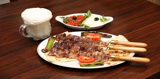 Kış turizminin vazgeçilmezi: Cağ kebabı