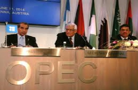 OPEC üyeleri, üye olmayan üreticilerle anlaştı