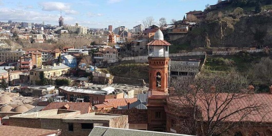 Çift mihrablı camiden Sünni-Şii kardeşliği mesajı