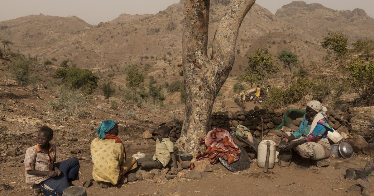 Darfur’da on binlerce sivil evlerini terk ediyor