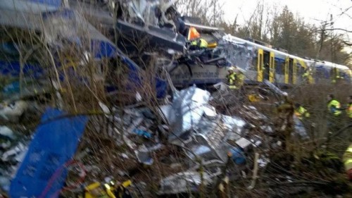 Almanya’da Tren Kazası: Çok Sayıda Ölü ve Yaralı Var