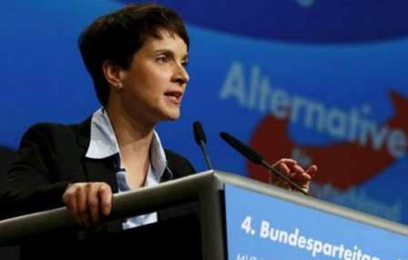 Almanya’da Merkel oy kaybetti, göçmen karşıtı AfD güçlendi