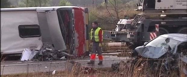 İspanya’da öğrenci otobüsü kaza yaptı: 14 ölü