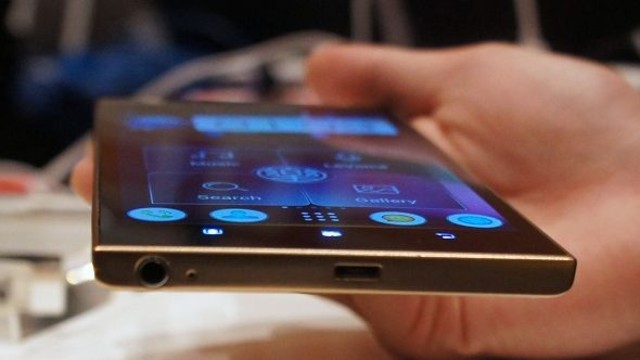 Lenovo’dan yeni telefon