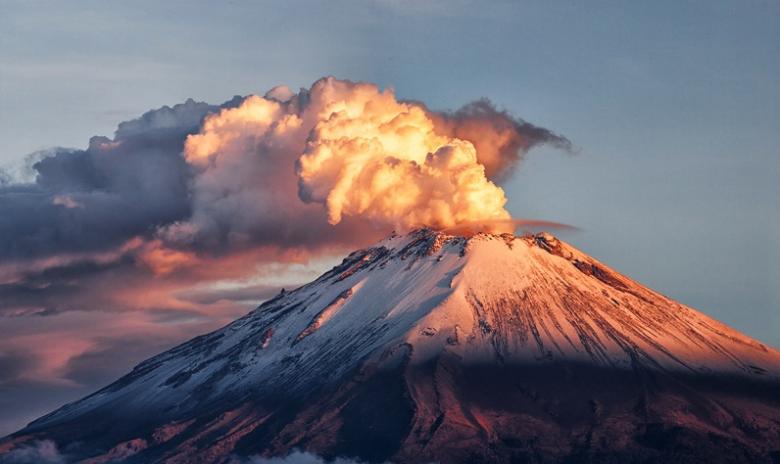 Fuego Yanardağı yeniden faaliyete geçti