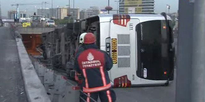 İstanbul’da metrobüs kazası: Çok sayıda kişi yaralandı!