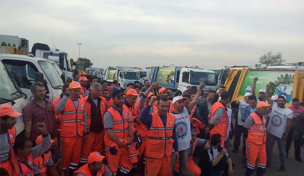 2 aydır maaşları ödenmeyen Avcılar Belediyesinin yaklaşık 400 çalışanı iş bıraktı