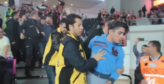 Türkiye-İsrail A Milli Kadın basketbol maçında “katil israil” diye bağıranlar göz altına alındı