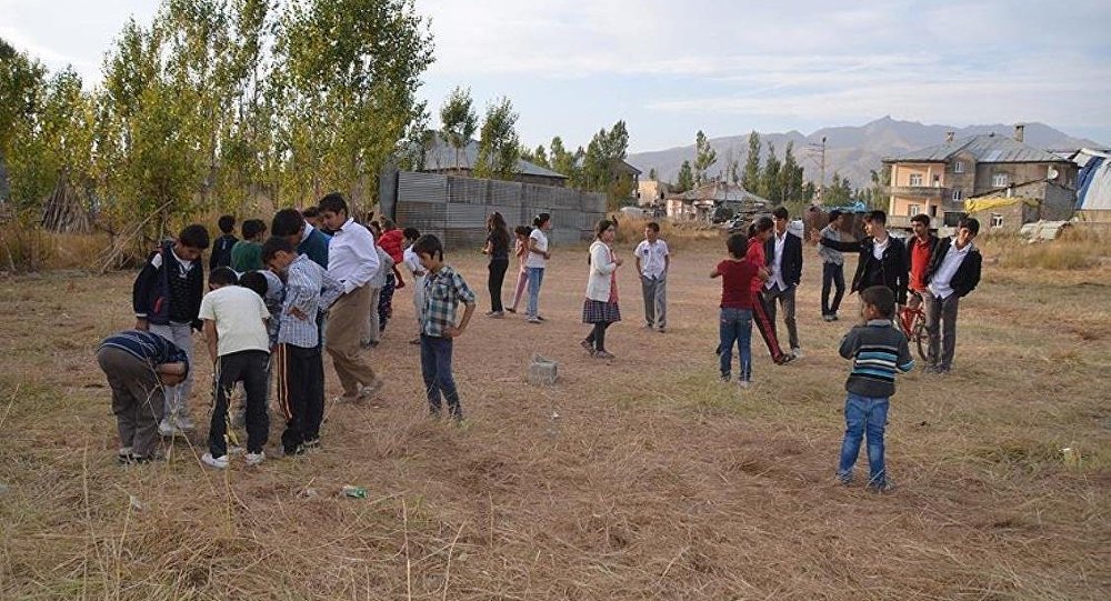 Hakkari’de çocukların bulduğu cisim patladı: 1 ölü, 2 yaralı