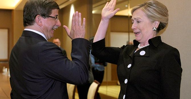 ABD Dışişleri, Clinton’ın Davutoğlu’yla görüşmesine dair yazışmaları sansürledi