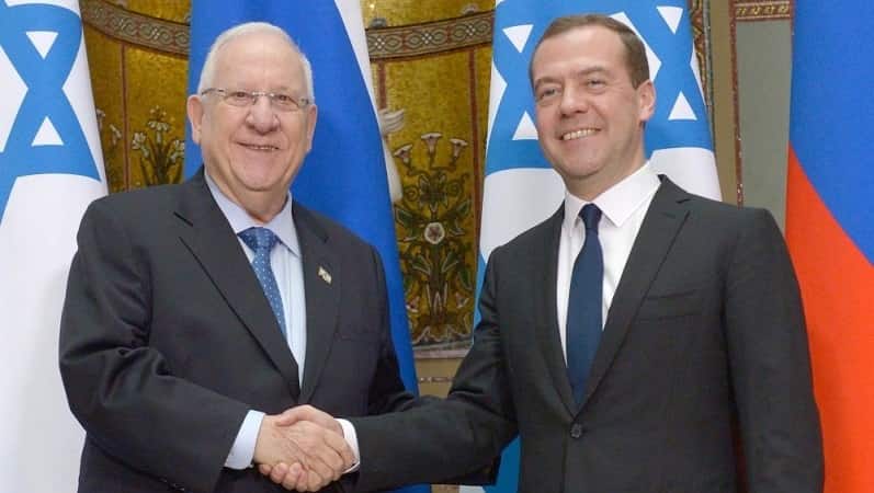 Küfür tek millettir; Medvedev’den KATİL israile ziyaret