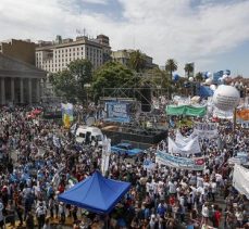 Arjantin’de öğretmenlerden dev protesto