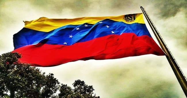 Venezuela’da ABD destekli darbe girişimi başarısız oldu!