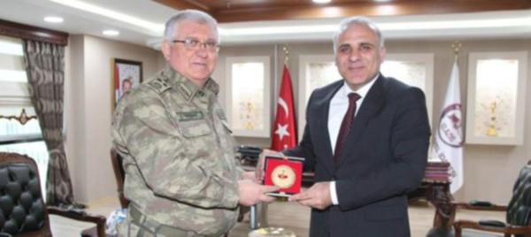 “Darbeyi önledi” denilen general emekliye sevk edildi
