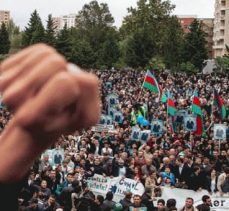 Azerbaycan’da binlerce kişi yolsuzlukları protesto etti