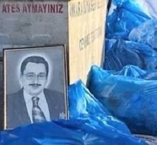 Melih Gökçek’in portresini çöpe attılar