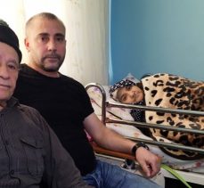 Yazık, Günah! Yürüyerek gittiği hastaneden sedyeyle çıktı