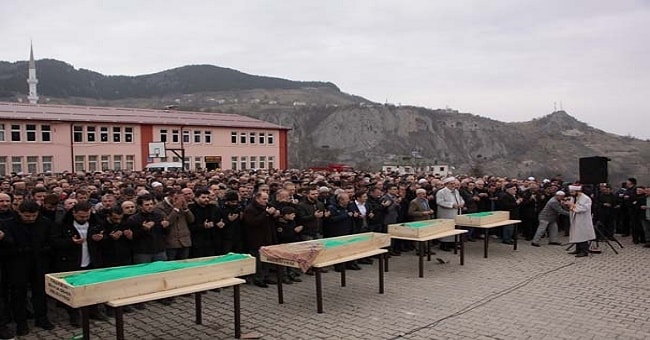 Trabzon’da yürek yakan görüntü! Bir aile yok oldu