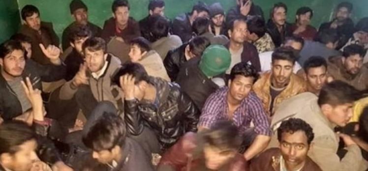 Göçmenler: Kulaklarımızı kestiler, tırnaklarımızı söktüler