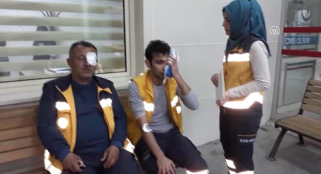Ölen Köpeği Hastaneye Götürmediler Diye Ambulans Ekiplerine Saldırdılar!