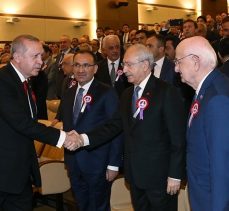 Erdoğan ve Kılıçdaroğlu’ndan Meclis’teki gerginlik sonrası ilk tokalaşma