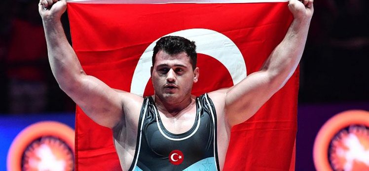 Rıza Kayaalp yine tarih yazdı! 8. kez Avrupa şampiyonu oldu