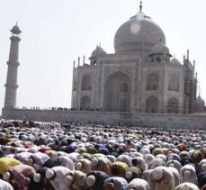 Hindistan’dan Ahlaksız Bir Girişim ! Tac Mahal’de Namaz Kılmak Yasaklandı