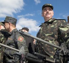 Ukrayna ordusu Lugansk bölgesine güç yığmaya devam ediyor