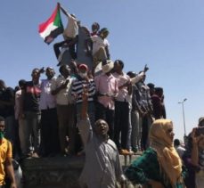 Sudan’da üst düzey yöneticiler cezaevine gönderildi