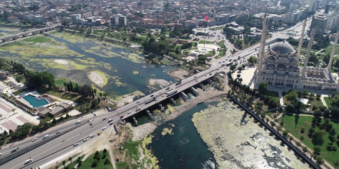 İsyan ettiler! Koku ve sinekten dolayı kimse gelmiyor