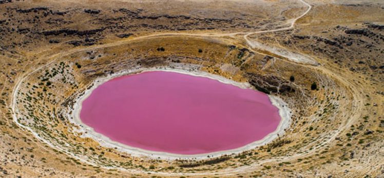 Meyil Obruk Gölü pembe renge büründü