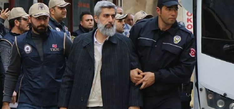 Alparslan Kuytul, 14 yaşındaki oğlu ile birlikte gözaltına alındı