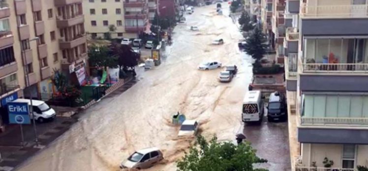 Ankara’yı sel vurdu