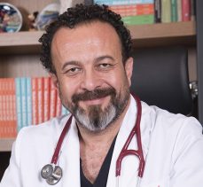 Aşının olumsuzluklarına ilişkin açıklamalar yapan Dr. Ümit Aktaş, geçici bir süreliğine görevinden uzaklaştırıldı